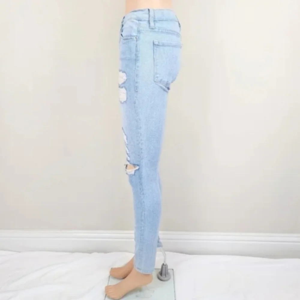 Frame Denim Le Skinny de Jeanne Distressed Jeans Pants